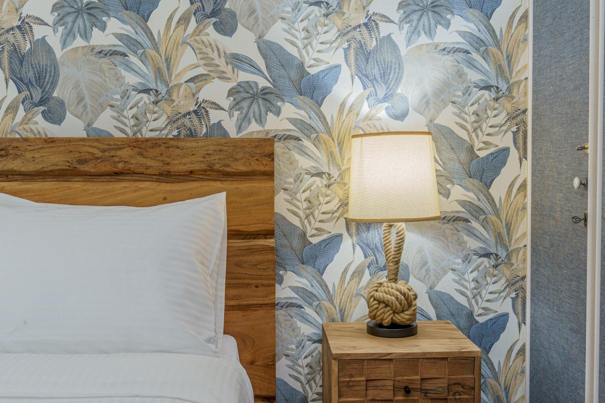 Motley Luxury By Estia